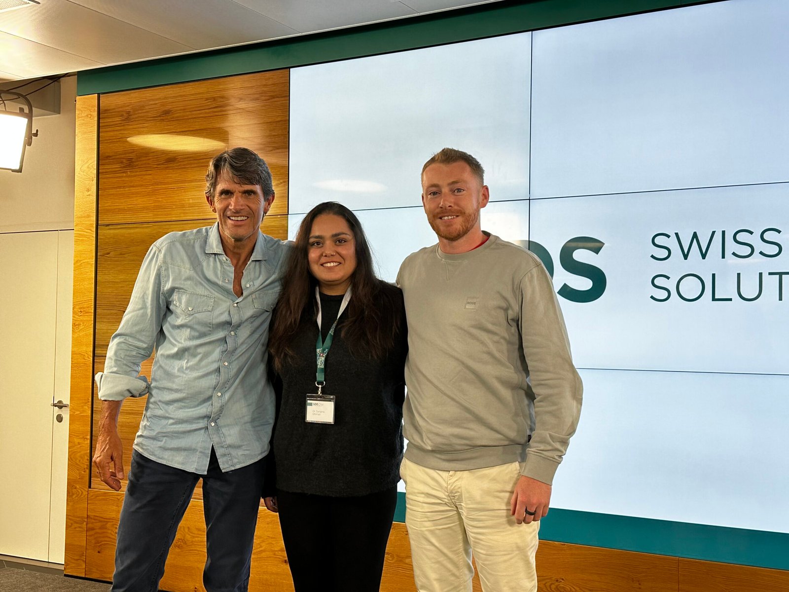 Dr. Mario Parra con Dra. Sanjana Dhiman y Dr. Ulrich Volz en Suiza